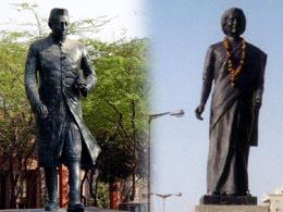Samaikhyandhra activists vandalize Indira, Rajiv statues