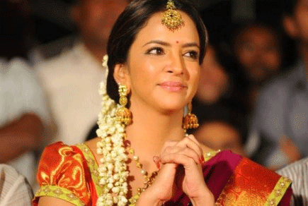 Lakshmi Manchu Coordinates Modi-T-Wood Meet
