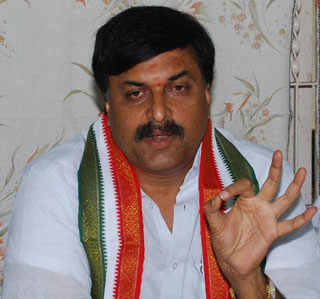 Naidu reversing stand on Telangana: Ponguleti