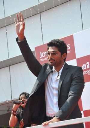 Allu Arjun in Nizamabad Tomorrow!