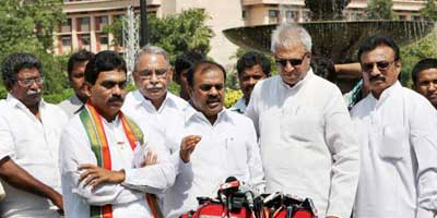 Seemandhra MPs give notice for No Confidence Motion against UPA Govt