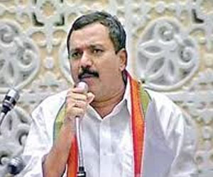 CM is not opposing Telangana, claims Gandra
