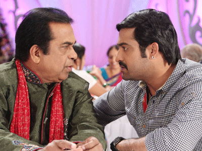 Brahmi's Comedy to Cross 'Adhurs'!