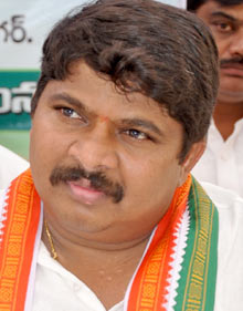 Ponnam opposes CM's Karimnagar tour