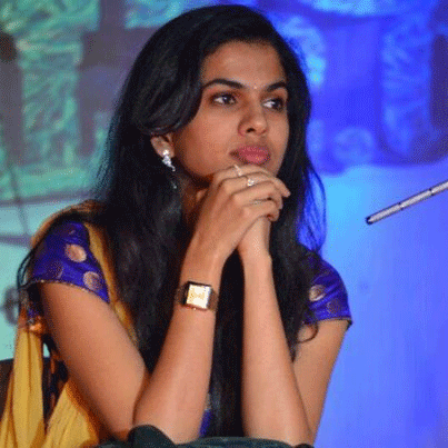 Shravana Bhargavi Escapes an Accident