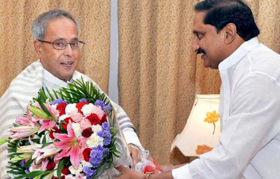 CM meets Prez, oppose AP's bifurcation