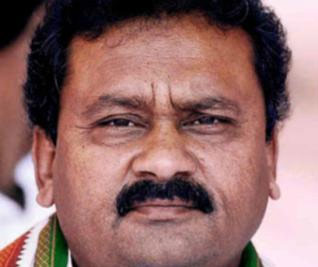 Shabbir Ali threatens to tonsure Pawan's head