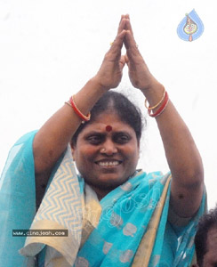 Naidu was never with people: Vijayamma