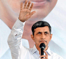 Congress' loan waiver offer irresponsible: Dr. JP