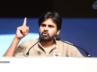 Pawan's Attack on KCR for Seemandhra Voters?