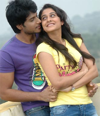 Sirish Heroine Long Lip Kiss