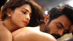  Sexy Heroine Cashing on Bunny