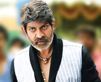 Jagapathi Does More Than Suman for Rajini!