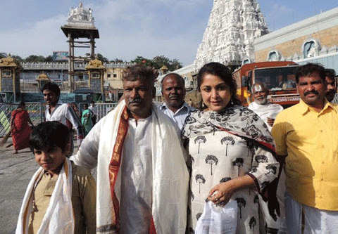 Krishnavamsi n Ramyakrishna in Tirumala