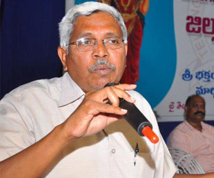 Centre creating rift between Telangana,AP: Kondandaram