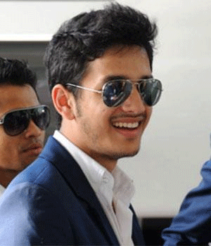 Finally, Akhil Prefers Mass, But Not Class!