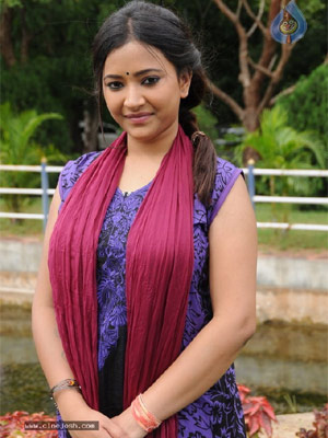 Swetha Basu's Fitting Reply to Media!