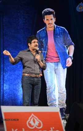 Shocker; Nagarjuna Asks Fans to Shut up!