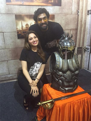 Rana n Tamannah Poses with BB's Armour