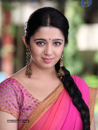 Charmme Injured at 'Jyothi Lakshmi' Sets