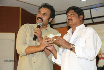 Mega Heroes Donate Rs.6 Lakhs to MAA