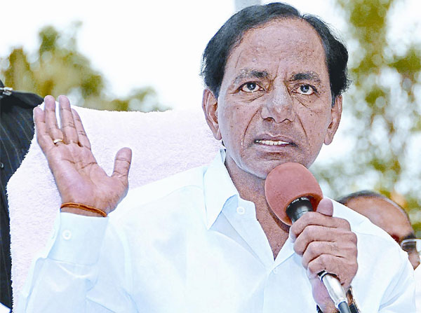 KCR asks TRS leaders to inculcate habit of learning