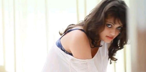 Sneha Ullal As An Ancient Lady
