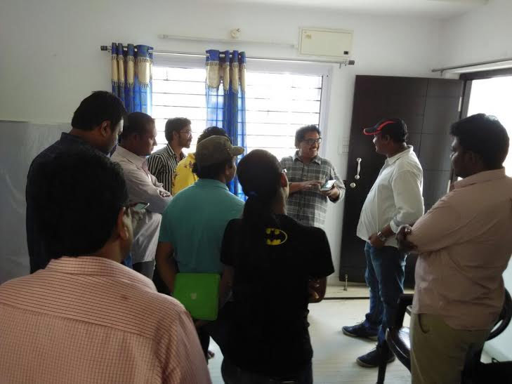 Director Vamsi Visits to Kobbari Matta Unit