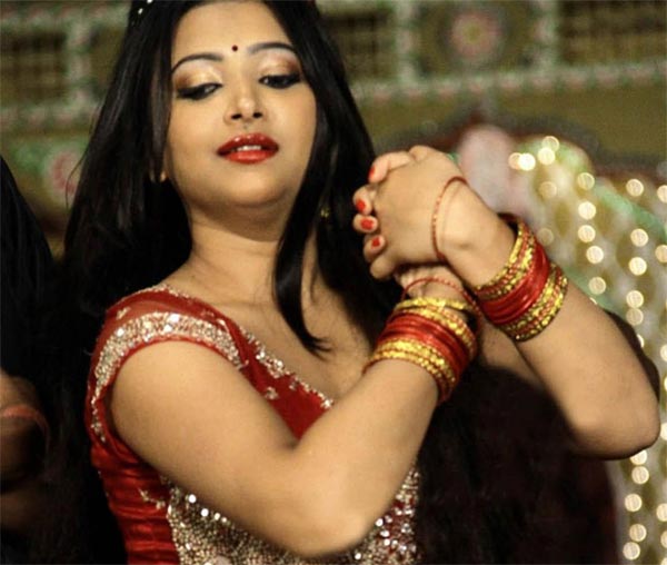 600px x 508px - Swetha Basu in 'Jyothi Lakshmi' Climax | cinejosh.com