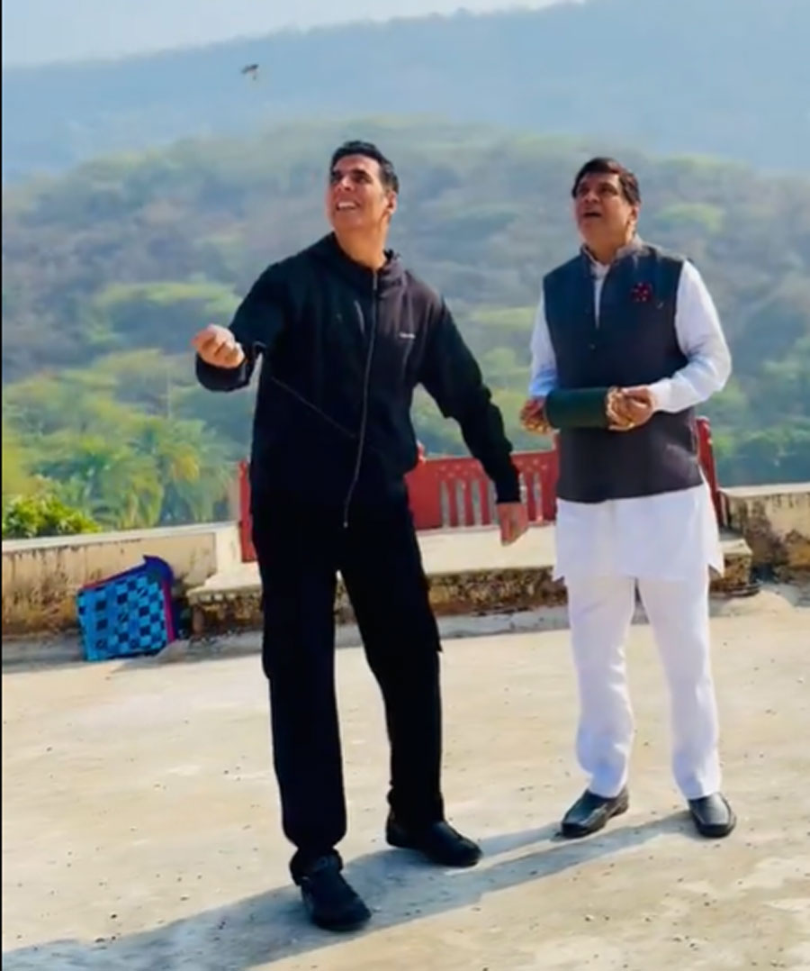 Akshay, Paresh celebrate Sankranti at Bhoot Bangla