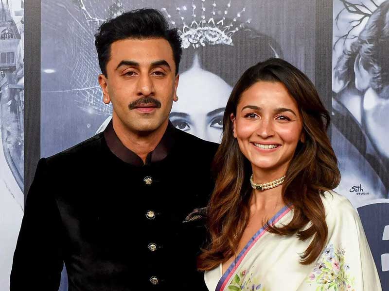 Alia Bhatt and Ranbir Kapoor 