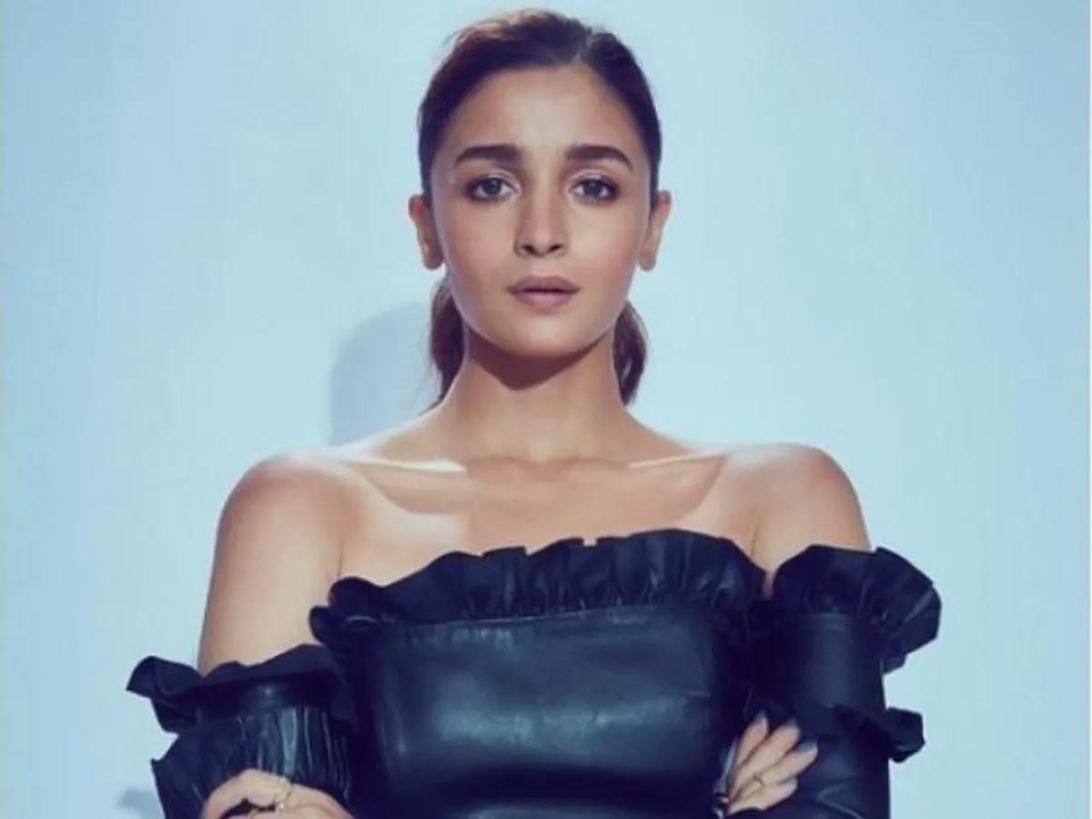 Alia Bhatt blasts scribes