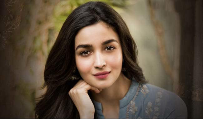 Alia Bhatt orders her wedding lehenga