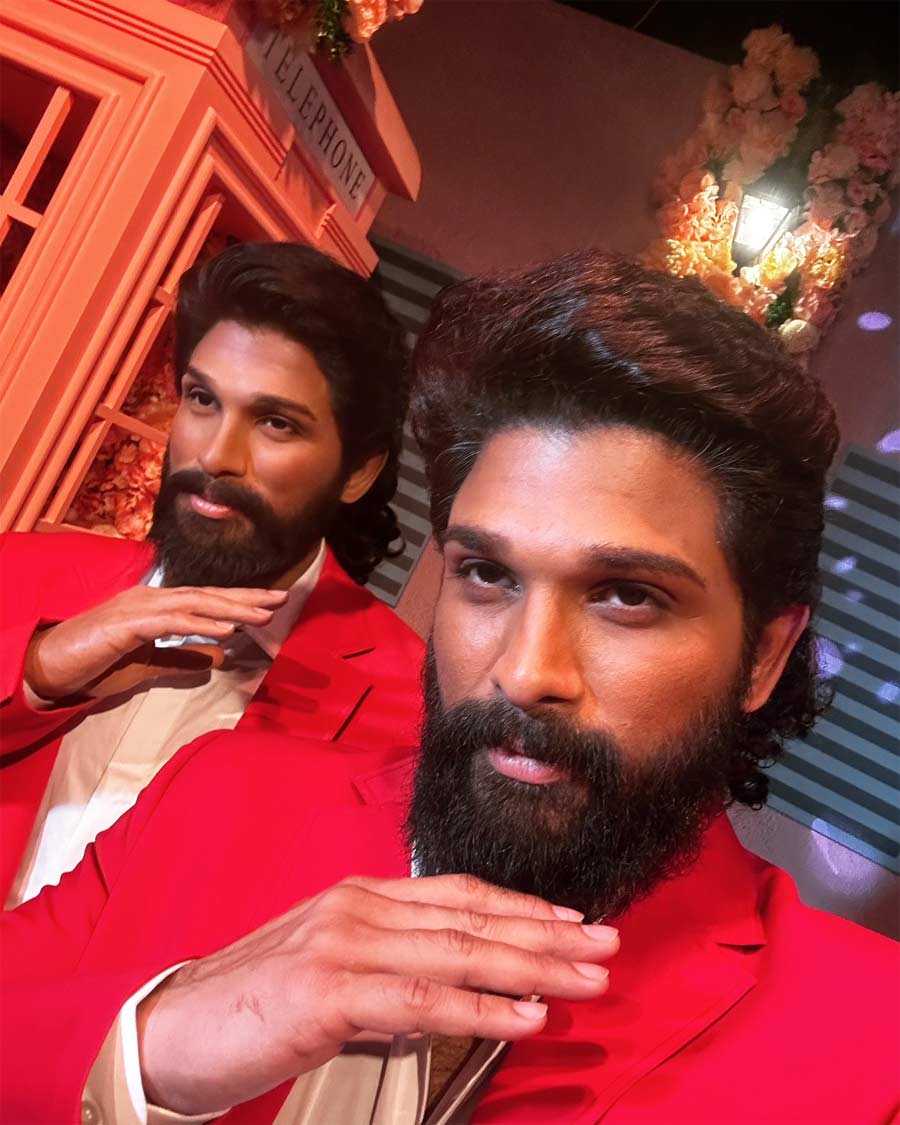 Allu Arjun Strikes Pose With His Wax Statue