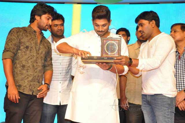 Allu Arjun Wishes Team BBM