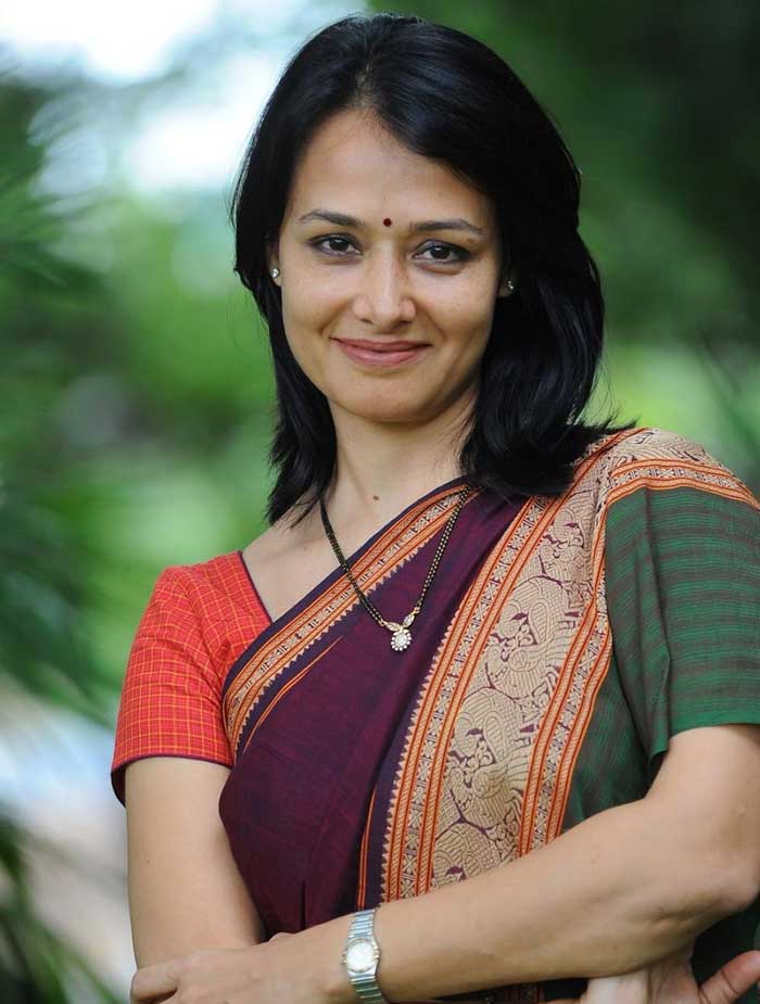 Amala talks about Naga Chaitanya and Akhil