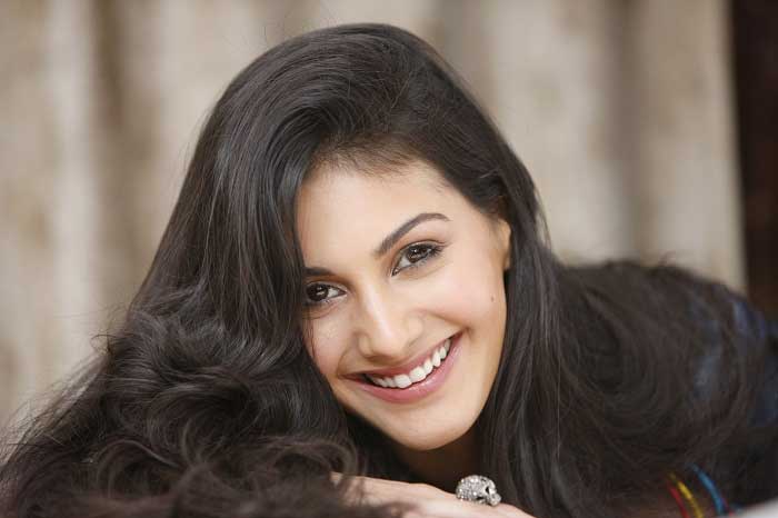 Amyra Dastur to Romance Ram Charan?