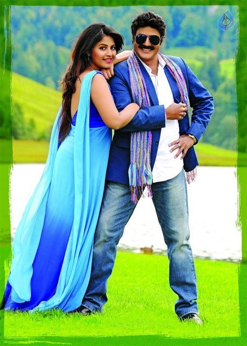 Anjali Glamour Show Besides Balakrishna in Dictator 
