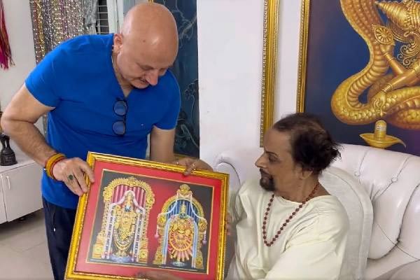 Anupam Kher meet Keeravani father