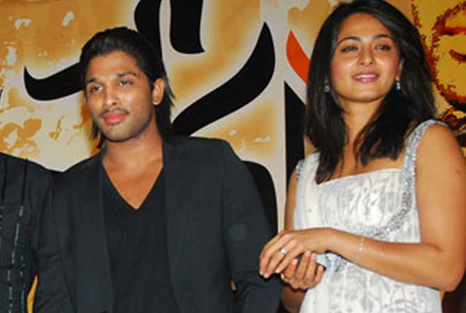 Anushka's Dances with Allu Arjun!