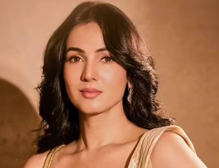 Balakrishna heroine stranded in Dubai