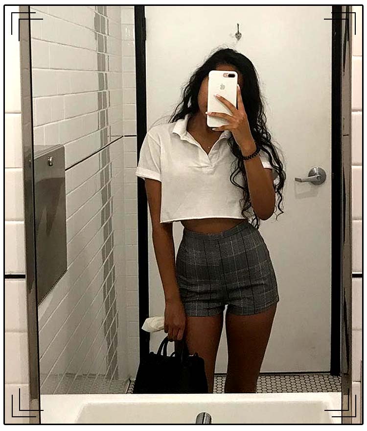 beauties are setting a new trend with bathroom selfies