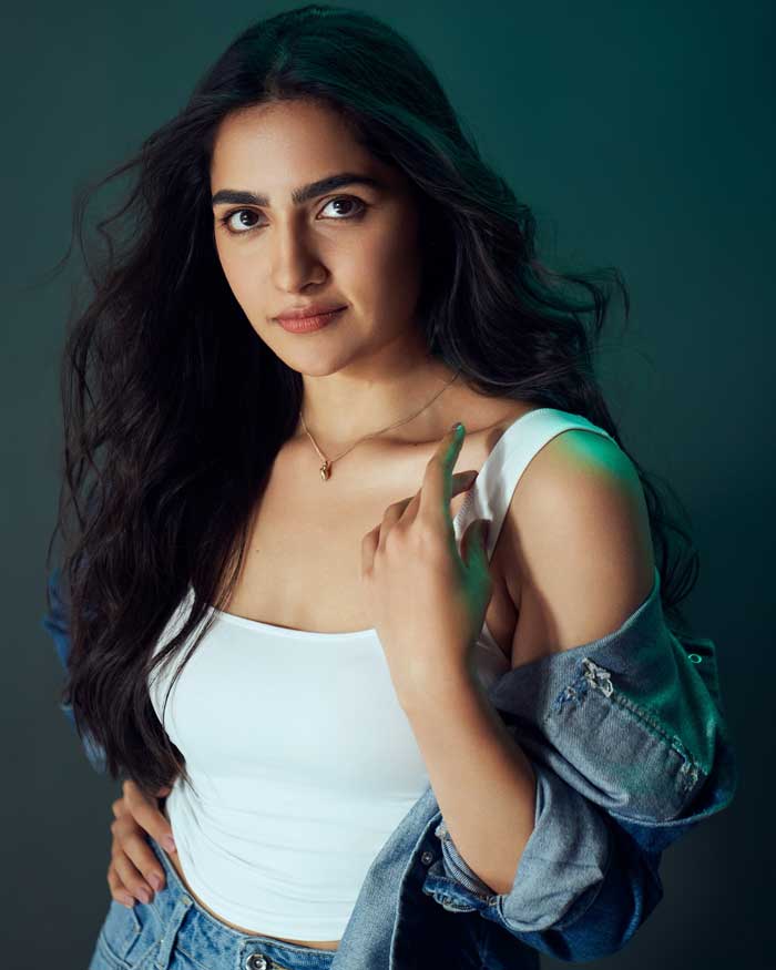 Big Projects Eyeing Kannada Beauty Rukmini Vasanth