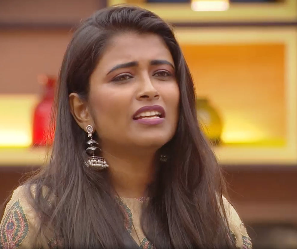 Prabhas fans angry on Bigg Boss ex contestant geetu royal