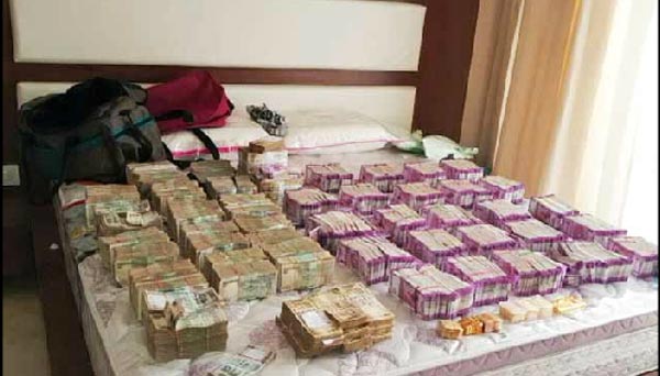 Biggest Cash Seized In 2000 Notes After Demonetization