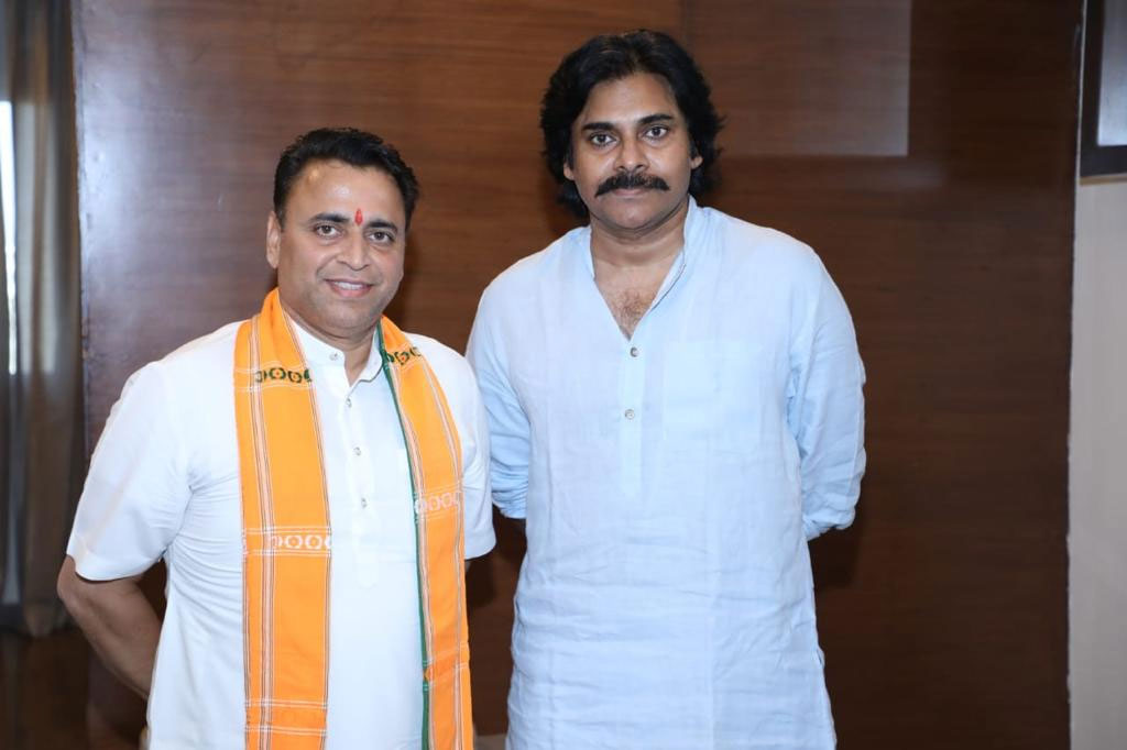 BJP Leader Confirms Pawan CM! TDP, YCP Rivals