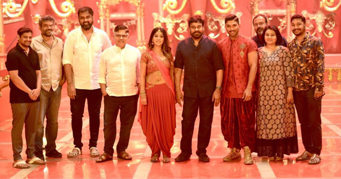 Chiranjeevi  at Naa Peru Surya Set 