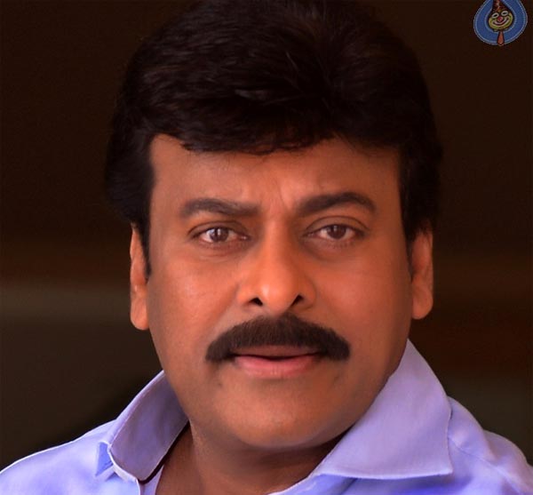 Chiranjeevi Crushed In Middle!