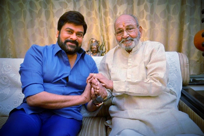 Chiranjeevi greets Vishwanath on his birthday