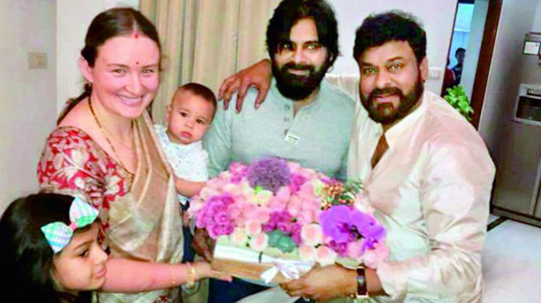 Chiranjeevi In Love With Young Power Star